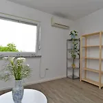 Marija 2238 아파트 풀라